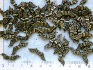 Kovové korálky, mosazná andělská křídla, 7x22mm,1ks