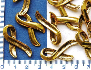 Kovové přívěsky, zlatá mašlička,30x15mm,1ks
