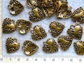 Kovový korálek, zlaté srdce,19x17mm, 1ks