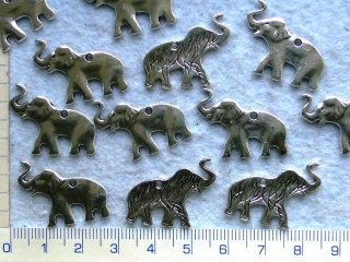Kovový korálek, stř.slon,25x19mm, 1ks