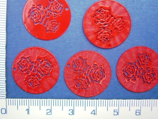 Kovové přívěsky, 21mm, červené kolečko, 1ks