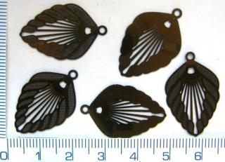 Tvarovaný plech, 26mm, hnědý lupínek, 1ks