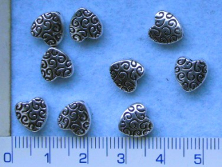 Kovový přívěsek, stříbrné zdobené srdíčko,9mm,1ks
