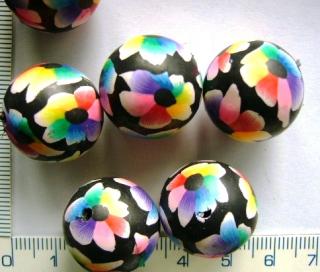 FIMO, černá kulička s barevnými kytičkami, 20mm, 1ks