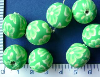 FIMO, 15mm, zelená kulička s kytičkami, 1ks