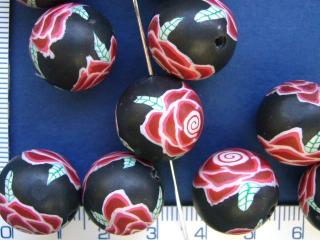 FIMO, černá kulička s červenou růží, 16mm, 1ks