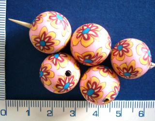 FIMO,16mm,růžová kulička s kytičkami,1ks