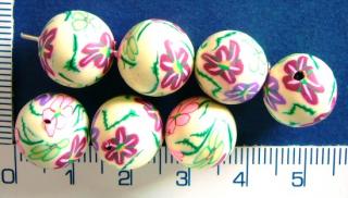 FIMO,12mm,bílá kulička s kytičkami,1ks