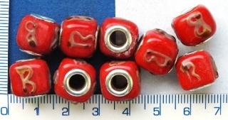 Vinutka,červená kostka B ,korálek s velkým průtahem,13x13mm,1ks
