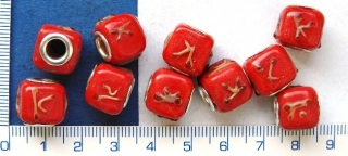 Vinutka,červená kostka K ,korálek s velkým průtahem,13x13mm,1ks