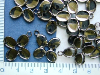 Lůžka na pryskyřici a lepení kamínků,antracitový4 lístek,20mm,1ks 1ks