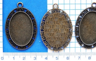 Lůžka na pryskyřici a lepení kamínků,mosazný ovál,43x29mm,střed 30x20mm,1ks
