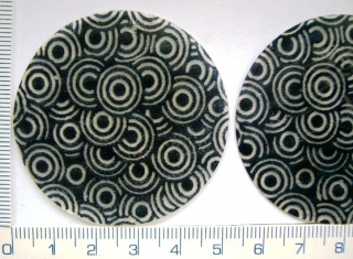 Malovaná perleť, 50mm, černá kolečka, slabá perleť,,1ks 