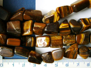 Kameny, tygří oko nepravidelný nuget,cca10x6mm,1ks