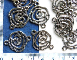 Ramínka, růžička 2 očka,27x20mm,barva stříbrná, 1ks