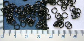 Kroužky, barva černá, 5mm, 100ks