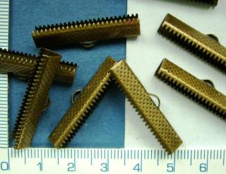 Zakončení lanka,širších šňůrek..,8x30mm,barva mosaz,1ks