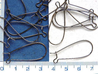 Náušnice antracit zavírací velká, 33mm, 1ks