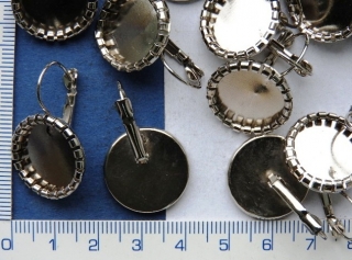 Náušnice, zavírací s lůžkem na pryskyřici, 15mm, 1ks