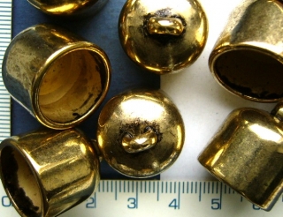 Kaplíky zlatý vlepovací,19x23mm,otvor 17mm,1ks